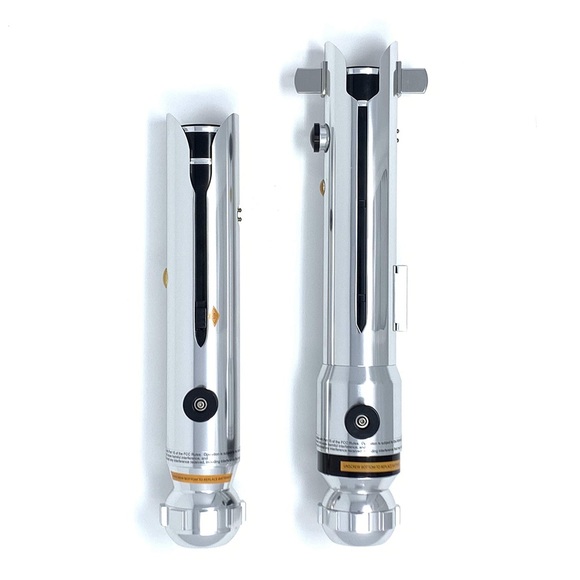 Star Wars Galaxy's Edge Ahsoka Tano Clone Wars Legacy Lightsabers and Blades Set - Picture 2 of 16